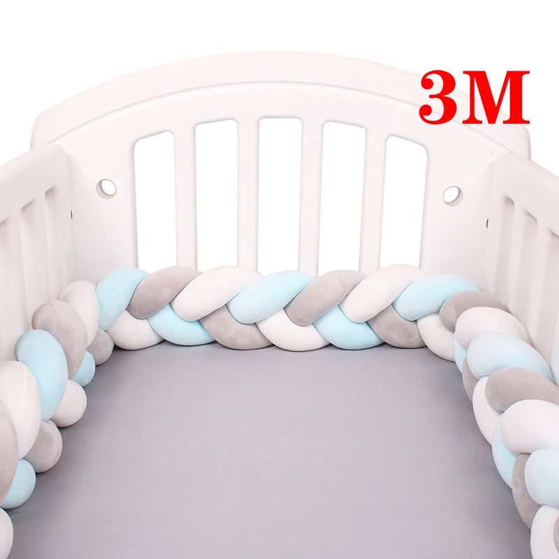 Tour de lit bébé tressé – Protection et décoration pour berceau