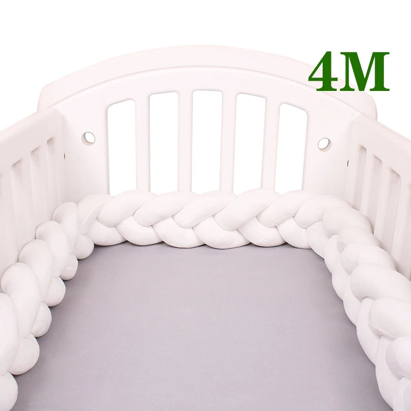 Tour de lit bébé tressé – Protection et décoration pour berceau