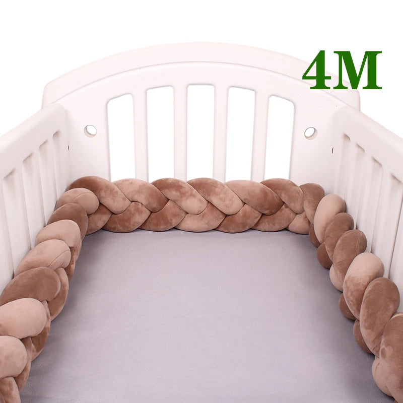 Tour de lit bébé tressé – Protection et décoration pour berceau