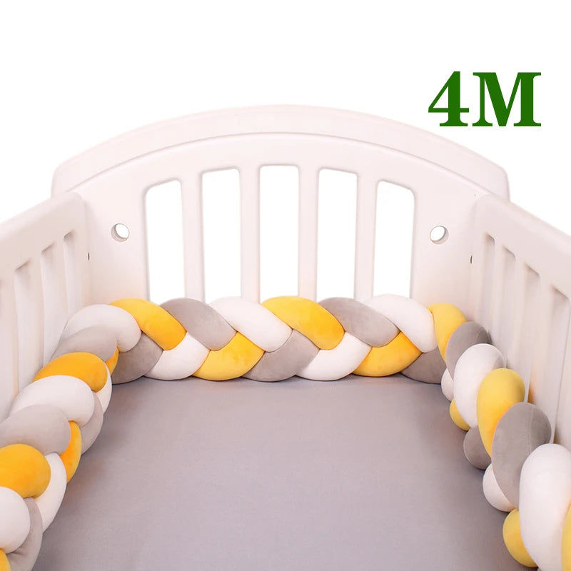 Tour de lit bébé tressé – Protection et décoration pour berceau