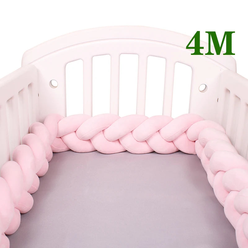 Tour de lit bébé tressé – Protection et décoration pour berceau