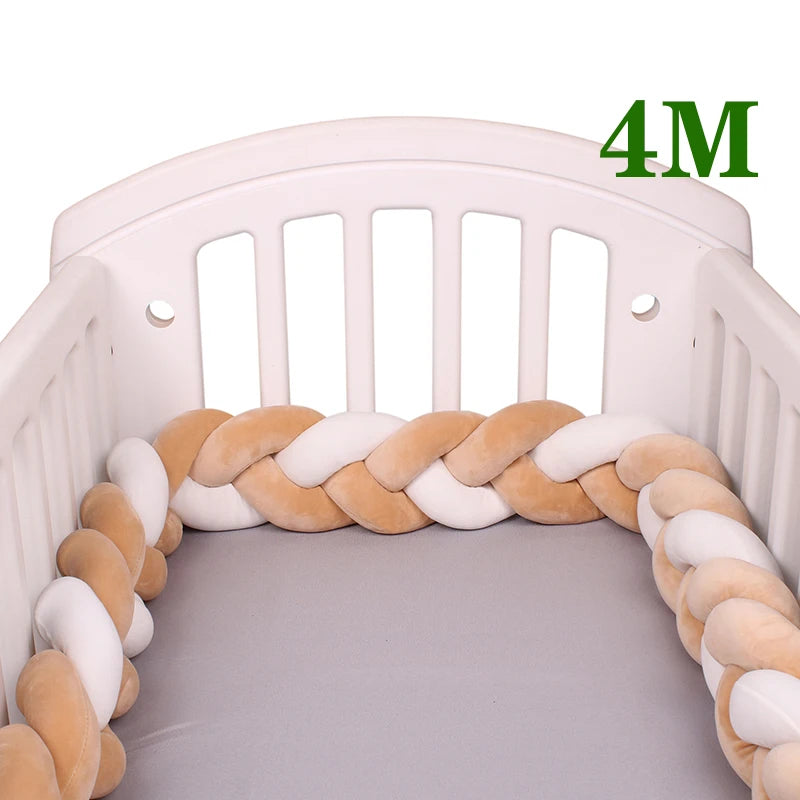 Tour de lit bébé tressé – Protection et décoration pour berceau