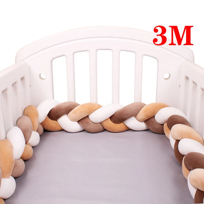 Tour de lit bébé tressé – Protection et décoration pour berceau