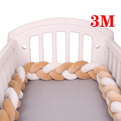 Tour de lit bébé tressé – Protection et décoration pour berceau