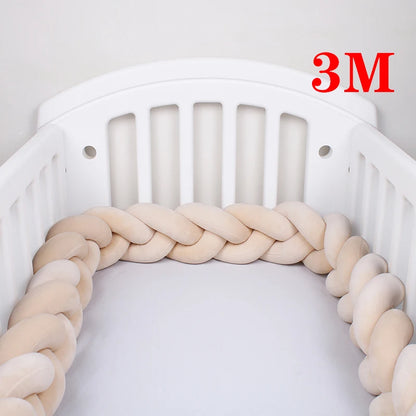 Tour de lit bébé tressé – Protection et décoration pour berceau