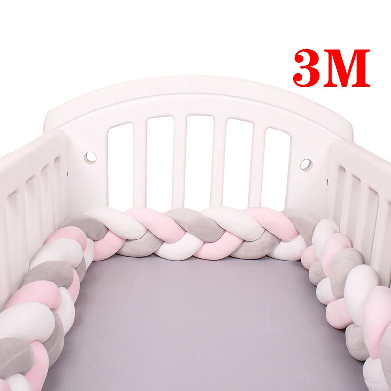 Tour de lit bébé tressé – Protection et décoration pour berceau